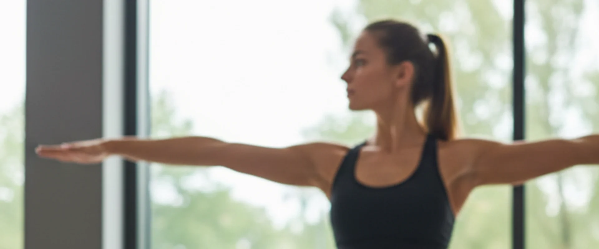 Fiatal nő torna közben